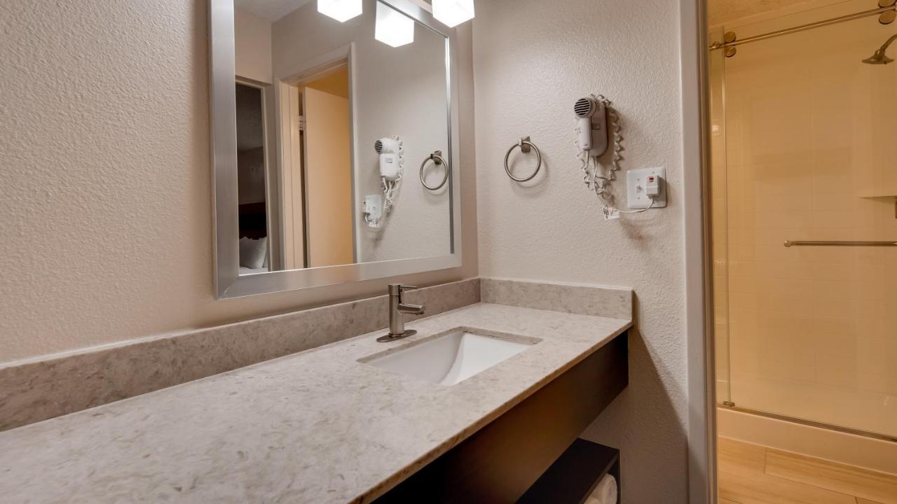 פיניקס Best Western Airport Inn מראה חיצוני תמונה