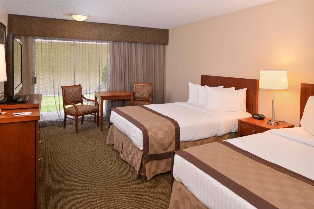 פיניקס Best Western Airport Inn מראה חיצוני תמונה